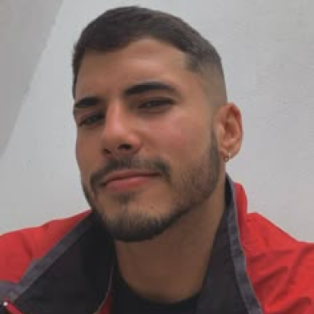 <em>Luis G.</em>
